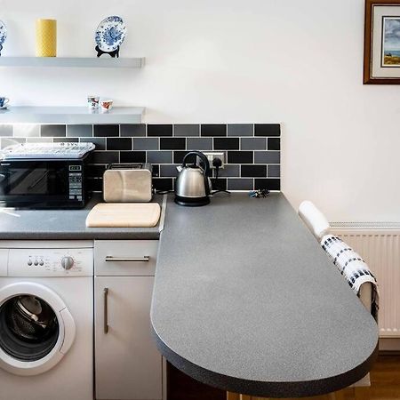 Charming 1-Bed Southside Flat In Great Location Apartment กลาสโกว์ ภายนอก รูปภาพ