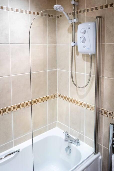 Charming 1-Bed Southside Flat In Great Location Apartment กลาสโกว์ ภายนอก รูปภาพ