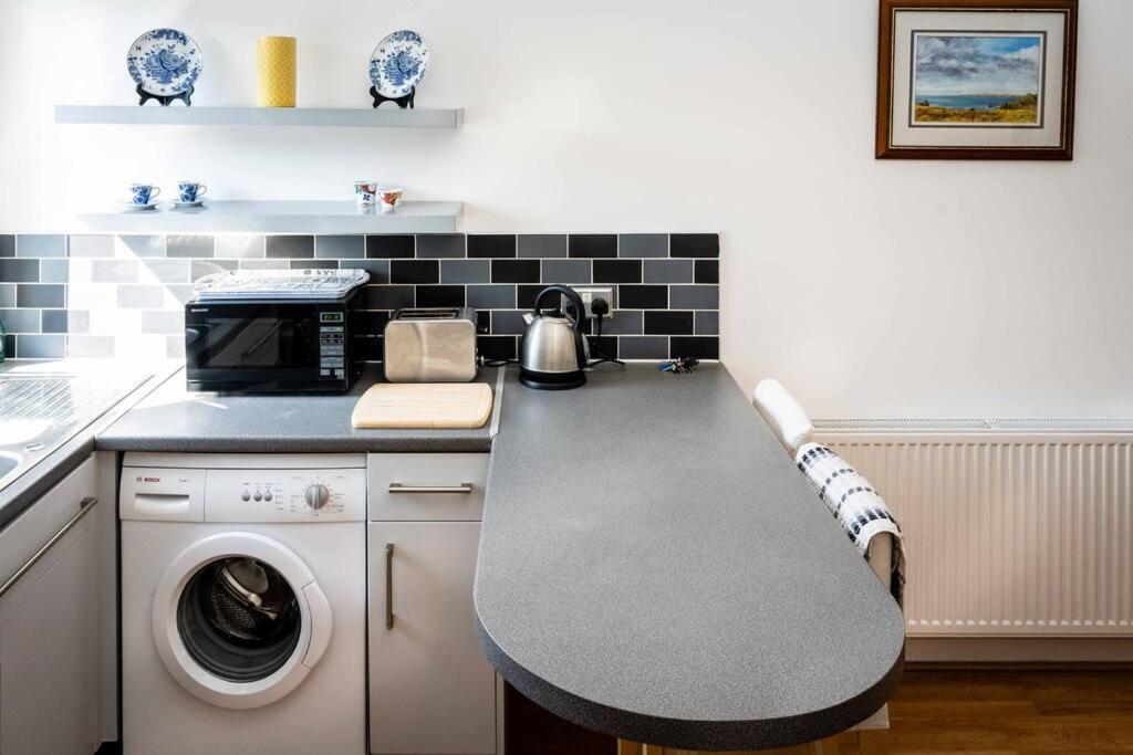 Charming 1-Bed Southside Flat In Great Location Apartment กลาสโกว์ ภายนอก รูปภาพ